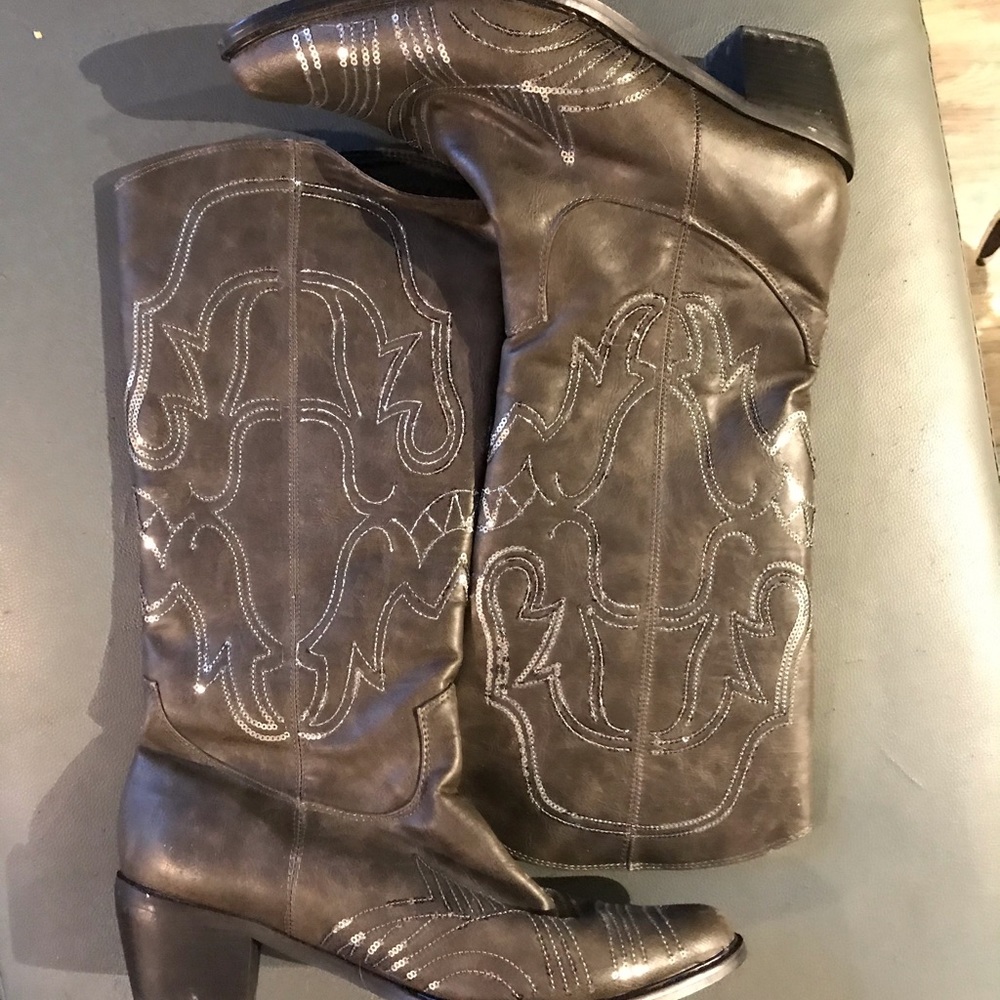 Studded cowgirl boots